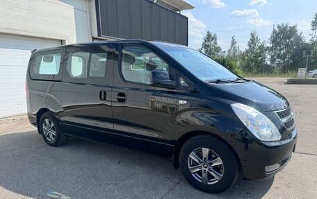 Hyundai Grand Starex Grand Starex I рестайлинг 2, 2011 год, 1 749 000 рублей, 3 фотография