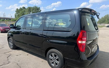 Hyundai Grand Starex Grand Starex I рестайлинг 2, 2011 год, 1 749 000 рублей, 6 фотография