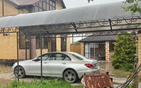 Mercedes-Benz E-Класс, 2017 год, 2 350 000 рублей, 1 фотография