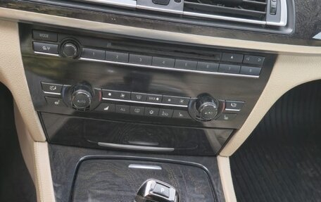 BMW 7 серия, 2011 год, 1 900 000 рублей, 12 фотография