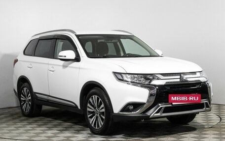 Mitsubishi Outlander III рестайлинг 3, 2018 год, 2 079 700 рублей, 3 фотография