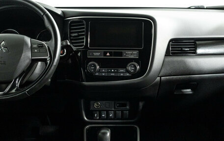 Mitsubishi Outlander III рестайлинг 3, 2018 год, 2 079 700 рублей, 14 фотография