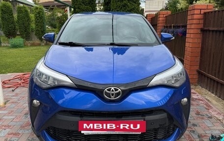 Toyota C-HR I рестайлинг, 2020 год, 2 650 000 рублей, 2 фотография