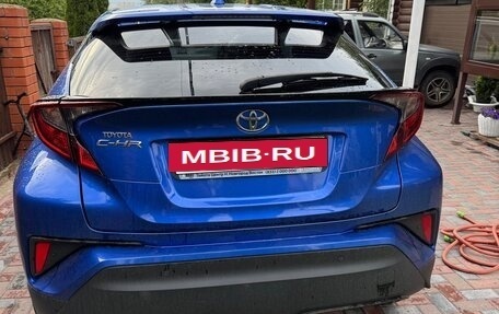 Toyota C-HR I рестайлинг, 2020 год, 2 650 000 рублей, 4 фотография