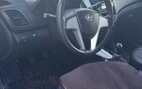 Hyundai Solaris II рестайлинг, 2014 год, 400 000 рублей, 6 фотография