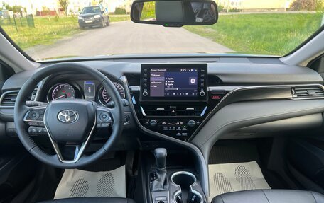 Toyota Camry, 2021 год, 3 240 000 рублей, 12 фотография
