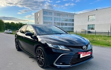 Toyota Camry, 2021 год, 3 240 000 рублей, 3 фотография