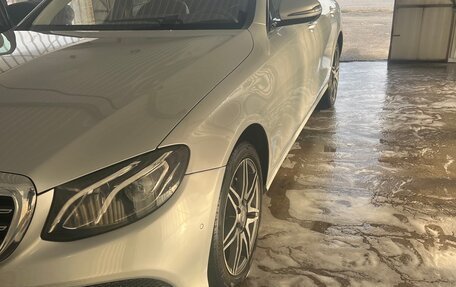 Mercedes-Benz E-Класс, 2017 год, 2 350 000 рублей, 2 фотография