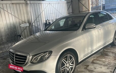 Mercedes-Benz E-Класс, 2017 год, 2 350 000 рублей, 4 фотография