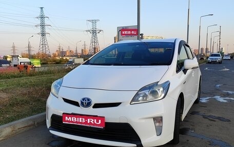 Toyota Prius, 2014 год, 1 680 000 рублей, 1 фотография