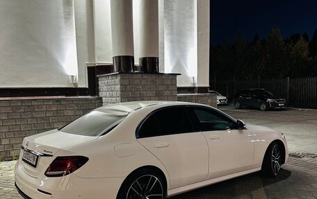 Mercedes-Benz E-Класс, 2019 год, 4 290 000 рублей, 2 фотография