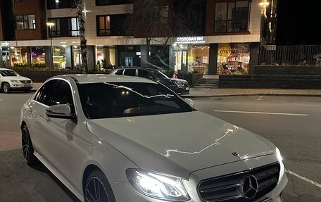 Mercedes-Benz E-Класс, 2019 год, 4 290 000 рублей, 4 фотография