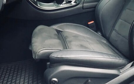 Mercedes-Benz E-Класс, 2019 год, 4 290 000 рублей, 10 фотография