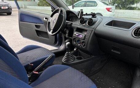 Ford Fiesta, 2005 год, 350 000 рублей, 4 фотография