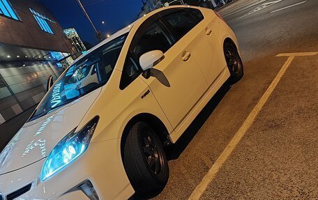 Toyota Prius, 2014 год, 1 680 000 рублей, 2 фотография