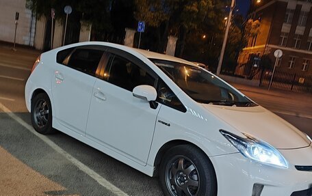 Toyota Prius, 2014 год, 1 680 000 рублей, 5 фотография