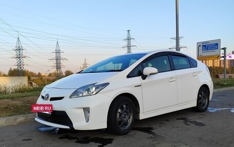 Toyota Prius, 2014 год, 1 680 000 рублей, 10 фотография