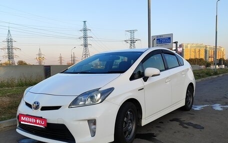 Toyota Prius, 2014 год, 1 680 000 рублей, 11 фотография