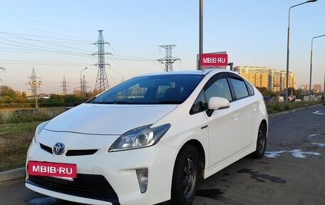 Toyota Prius, 2014 год, 1 680 000 рублей, 12 фотография