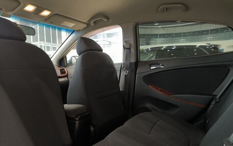 Hyundai Solaris II рестайлинг, 2011 год, 699 000 рублей, 16 фотография