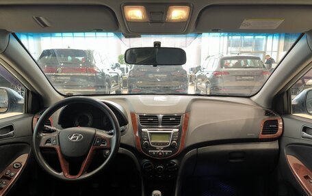 Hyundai Solaris II рестайлинг, 2011 год, 699 000 рублей, 18 фотография