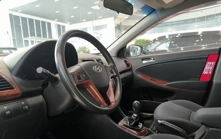 Hyundai Solaris II рестайлинг, 2011 год, 699 000 рублей, 20 фотография
