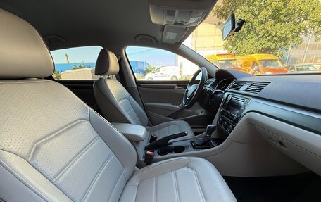 Volkswagen Passat B8 рестайлинг, 2017 год, 1 997 000 рублей, 35 фотография