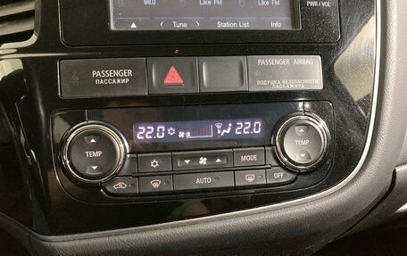Mitsubishi Outlander III рестайлинг 3, 2013 год, 1 130 000 рублей, 20 фотография