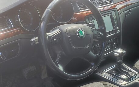 Skoda Superb III рестайлинг, 2010 год, 900 000 рублей, 20 фотография