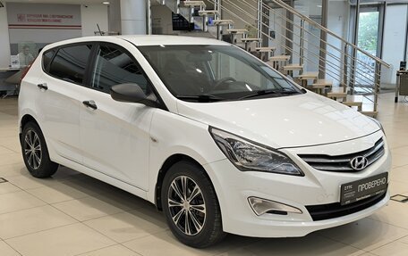 Hyundai Solaris II рестайлинг, 2015 год, 1 050 000 рублей, 3 фотография