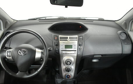 Toyota Yaris III рестайлинг, 2008 год, 529 000 рублей, 7 фотография