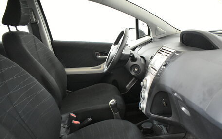 Toyota Yaris III рестайлинг, 2008 год, 529 000 рублей, 11 фотография