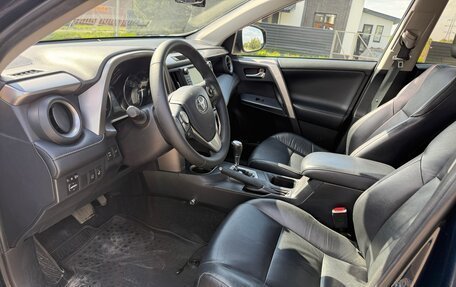 Toyota RAV4, 2018 год, 2 655 000 рублей, 10 фотография