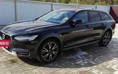Volvo V90 Cross Country I рестайлинг, 2018 год, 2 600 000 рублей, 2 фотография