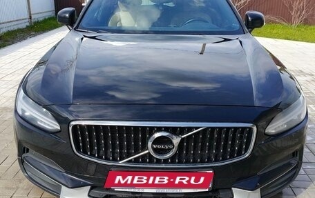 Volvo V90 Cross Country I рестайлинг, 2018 год, 2 600 000 рублей, 1 фотография