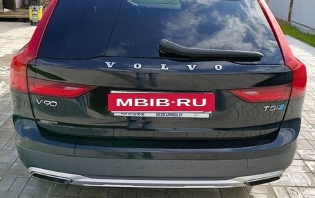 Volvo V90 Cross Country I рестайлинг, 2018 год, 2 600 000 рублей, 18 фотография