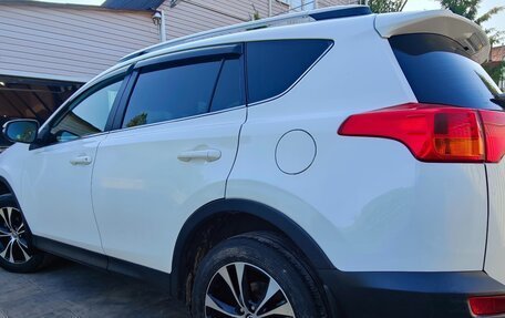 Toyota RAV4, 2015 год, 2 400 000 рублей, 4 фотография