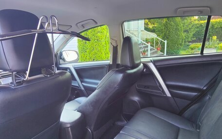 Toyota RAV4, 2015 год, 2 400 000 рублей, 28 фотография