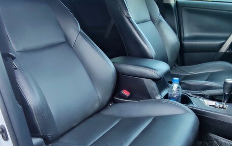 Toyota RAV4, 2015 год, 2 400 000 рублей, 30 фотография