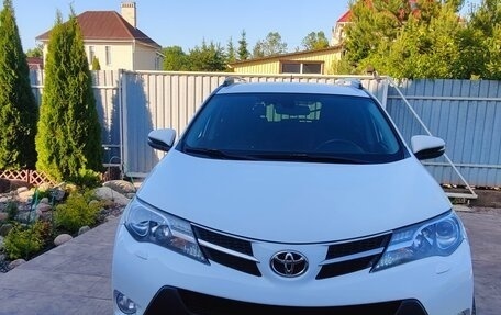 Toyota RAV4, 2015 год, 2 400 000 рублей, 13 фотография