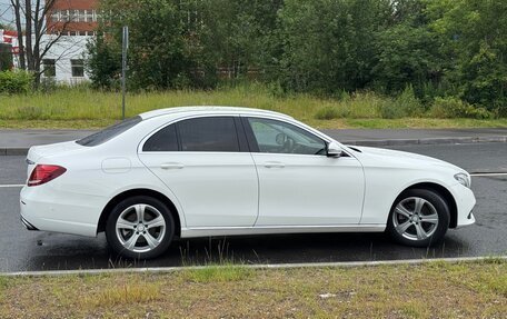 Mercedes-Benz E-Класс, 2016 год, 2 250 000 рублей, 10 фотография