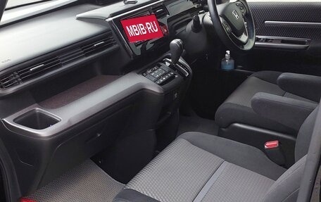 Honda Stepwgn IV, 2016 год, 2 050 000 рублей, 11 фотография