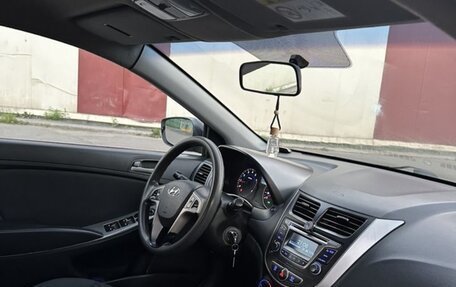 Hyundai Solaris II рестайлинг, 2015 год, 540 000 рублей, 4 фотография