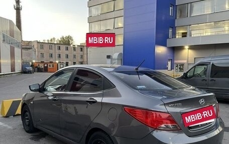 Hyundai Solaris II рестайлинг, 2015 год, 540 000 рублей, 2 фотография