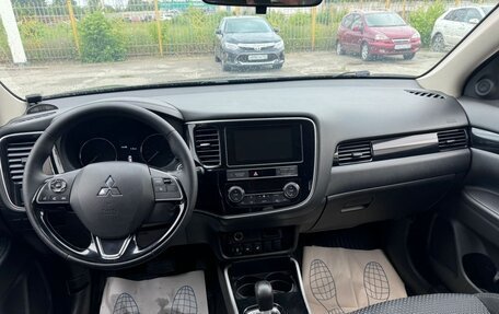 Mitsubishi Outlander III рестайлинг 3, 2019 год, 1 899 000 рублей, 7 фотография