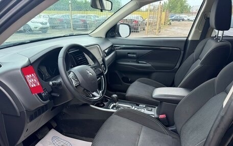 Mitsubishi Outlander III рестайлинг 3, 2019 год, 1 899 000 рублей, 8 фотография