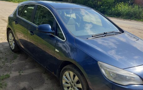 Opel Astra J, 2011 год, 620 000 рублей, 3 фотография