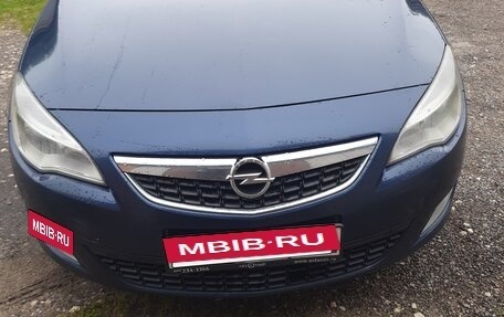 Opel Astra J, 2011 год, 620 000 рублей, 12 фотография