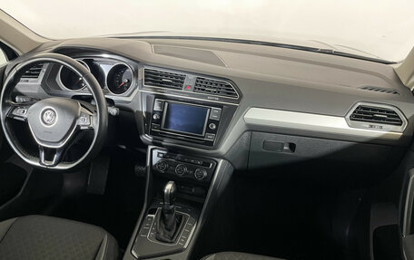 Volkswagen Tiguan II, 2018 год, 1 747 000 рублей, 9 фотография