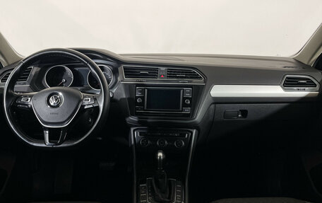 Volkswagen Tiguan II, 2018 год, 1 747 000 рублей, 12 фотография